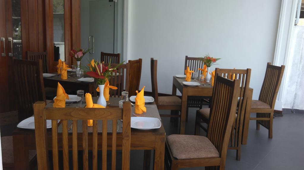 Vin Roma Inn แคนดี้ ภายนอก รูปภาพ